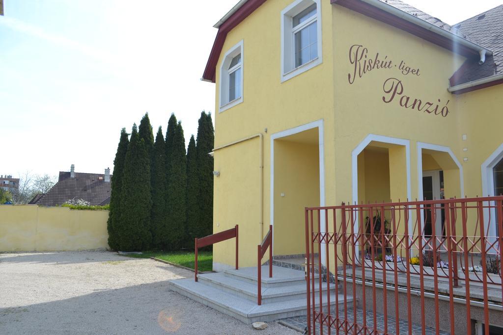 Kiskut Liget Pension Győr Eksteriør billede